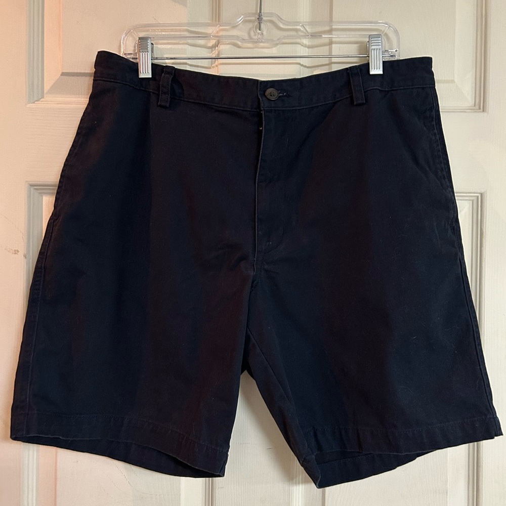 Chaps Shorts Mens 36 Cotton Black Shorts.